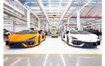 Lamborghini, il 2023 si è chiuso con risultati record. Oltre 10 mila consegne