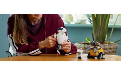Nuovo set LEGO Disney Pixar WALL E e EVE   prenotalo  ORA  su   Amazon  al miglior prezzo