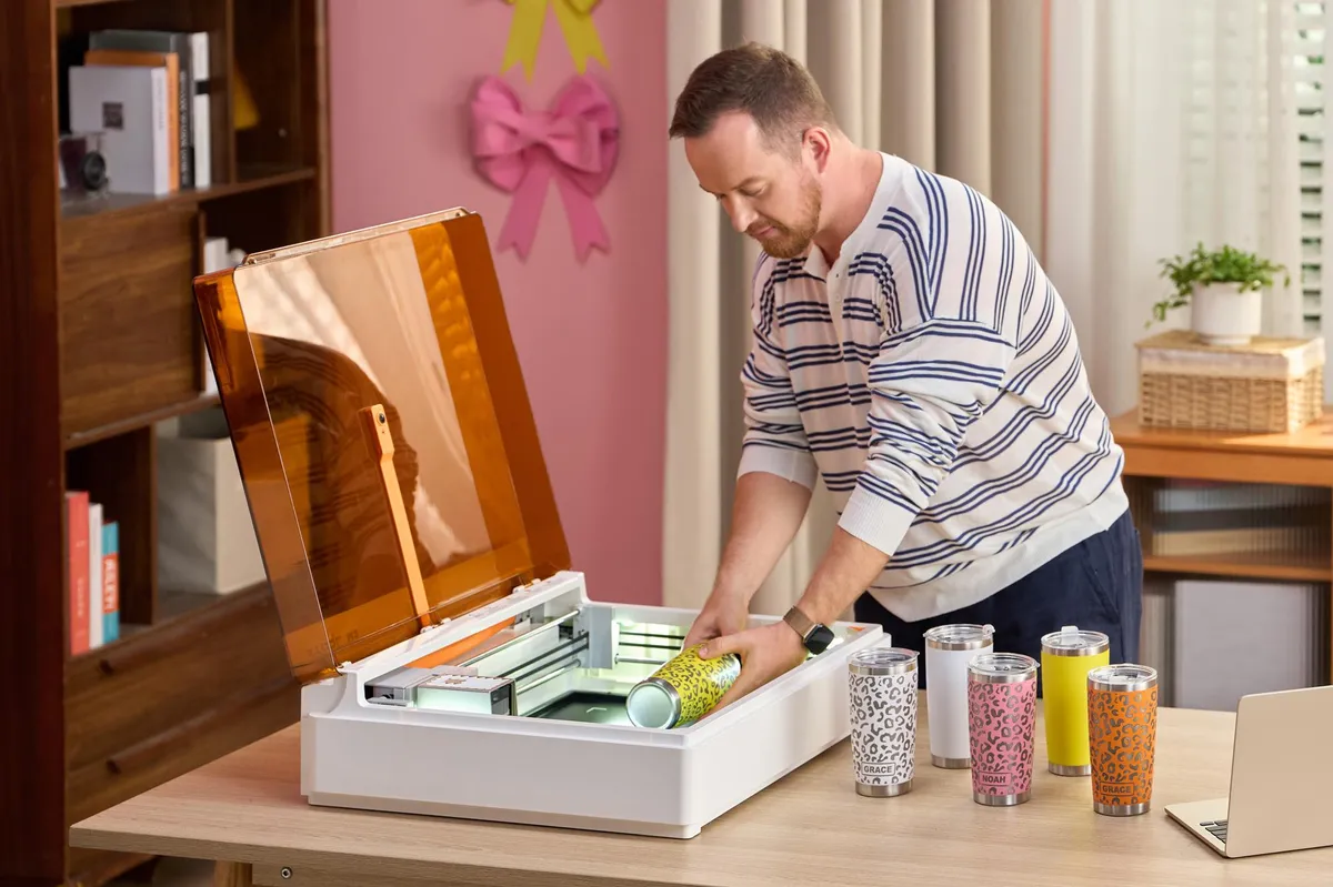 You can print, slice, and engrave using this desktop crafting machine