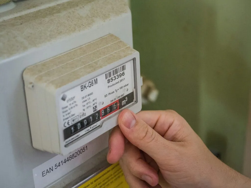 Gas, contatori e letture sbagliate: ARERA controlla gli indennizzi ai clienti
