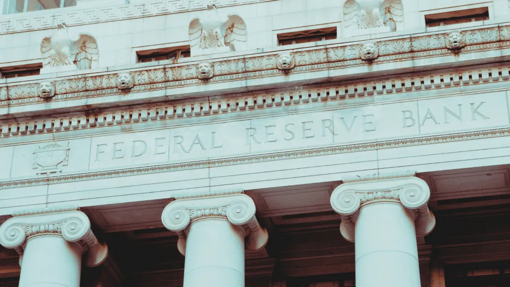 Fed non decide: tassi fermi. Ora però sorprese da Kevin Warsh? La reazione dei mercati
