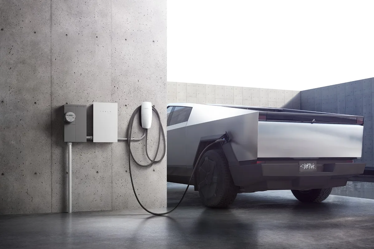 Tesla Cybertruck: finalmente arriva la tecnologia Vehicle-to-Home