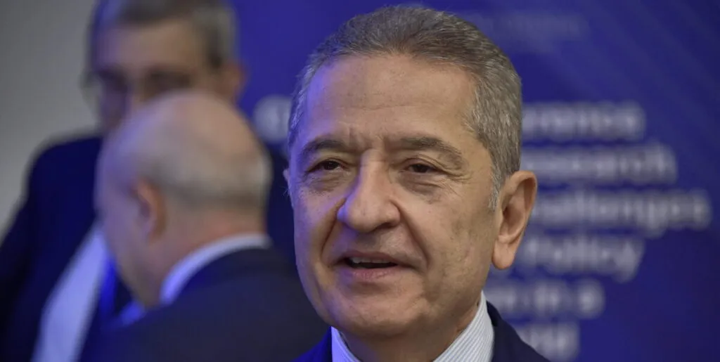 Panetta (Banca d’Italia): “L’AI sostiene la crescita, ma crea nuovi squilibri”