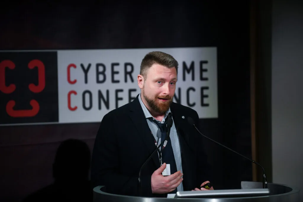 Cyber-spionaggio mirato e messaggistica istantanea: spyware Graphite tra tecnica, diritto ed etica