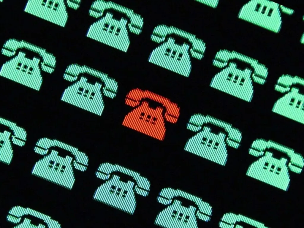 La Francia dice stop al telemarketing aggressivo e ne ribalta le regole: ora tocca alle aziende chiedere il permesso