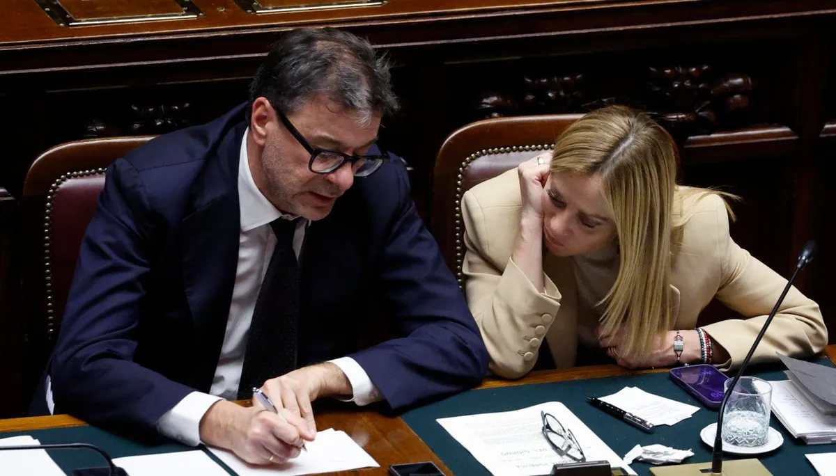 Taglio delle tasse ai redditi medio-alti, l’anticipazione di Giorgetti sulla Manovra