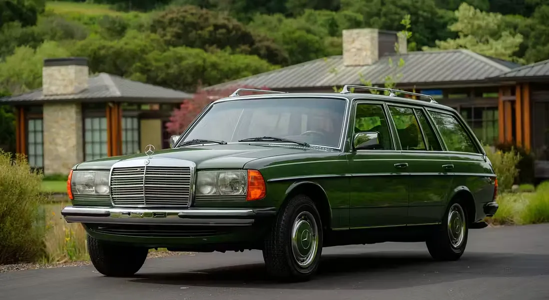 Questa Mercedes del ’79 era sepolta ad Avellino: oggi è un pezzo unico al mondo