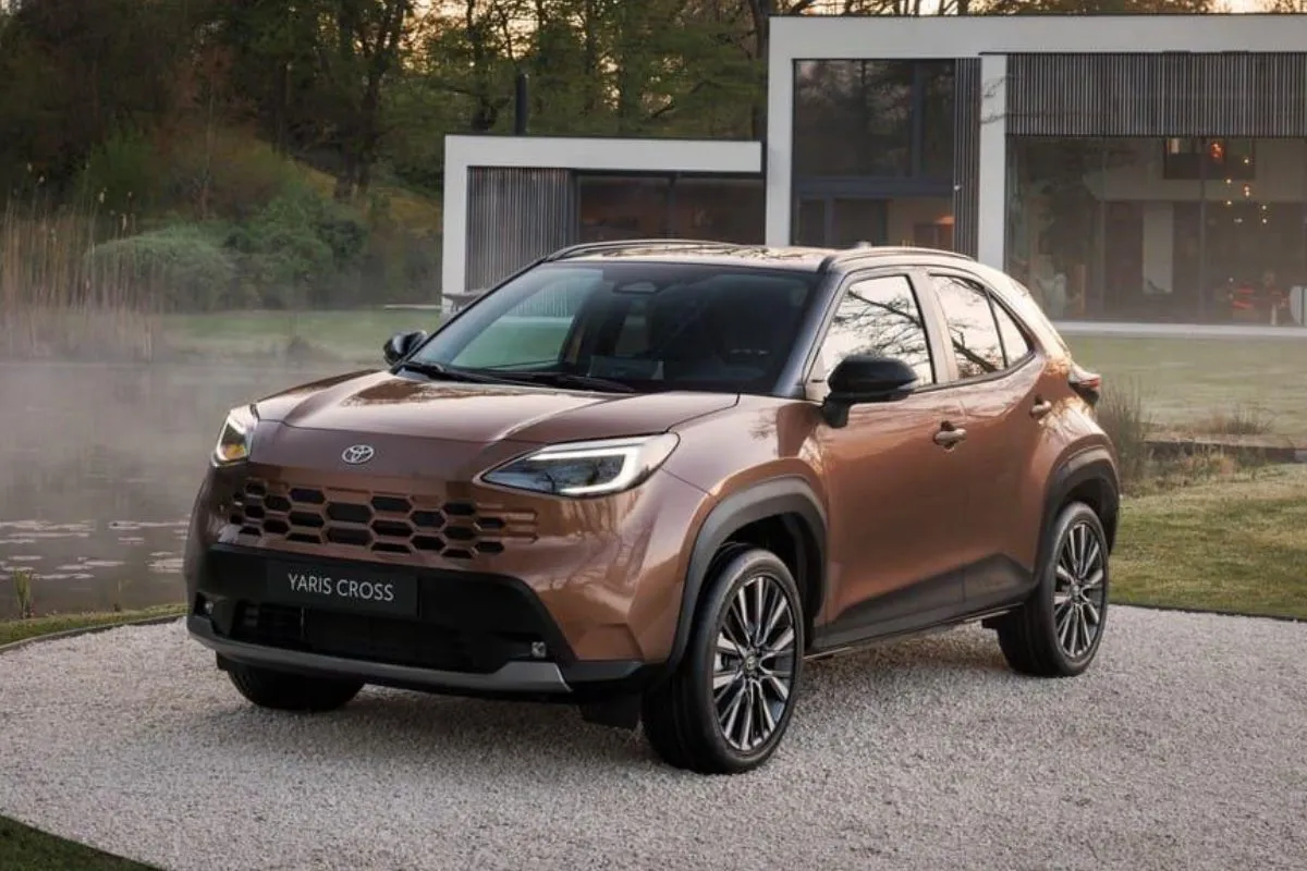 Toyota Yaris Cross, arrivano troppi ordini: lavoratori sommersi di lavoro