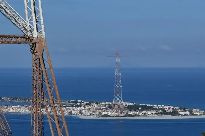 Si cercano già operai e ingegneri per costruire il ponte sullo Stretto