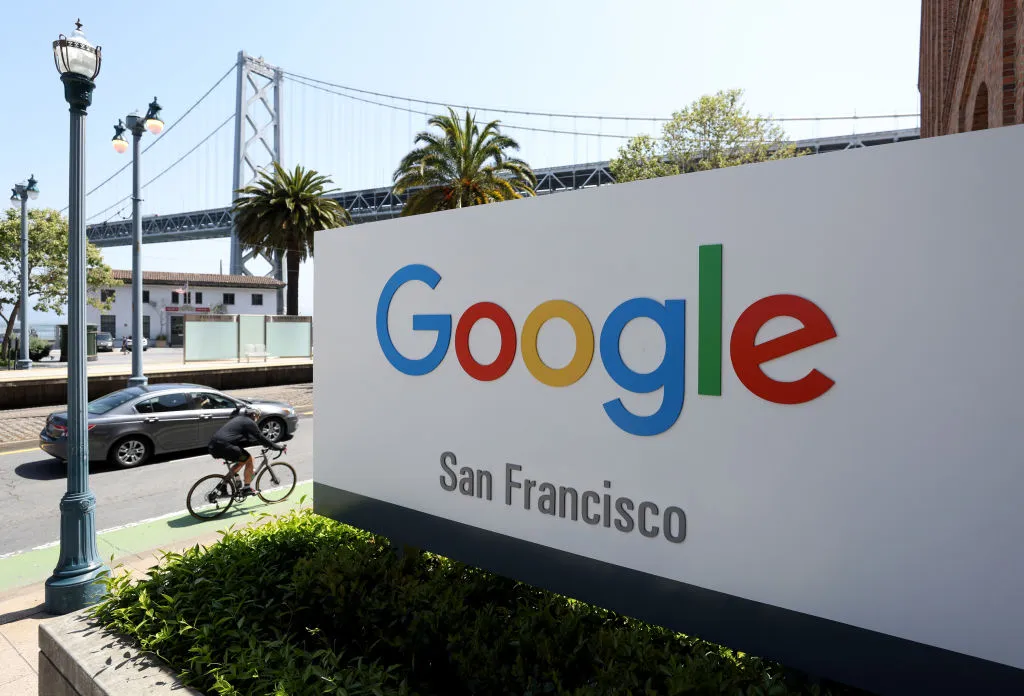 Google: fornisce chip TPU a nuova società cloud AI, Blackstone investe $5 miliardi
