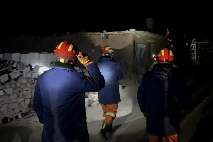 Un forte terremoto in Tibet ha provocato almeno 16 morti