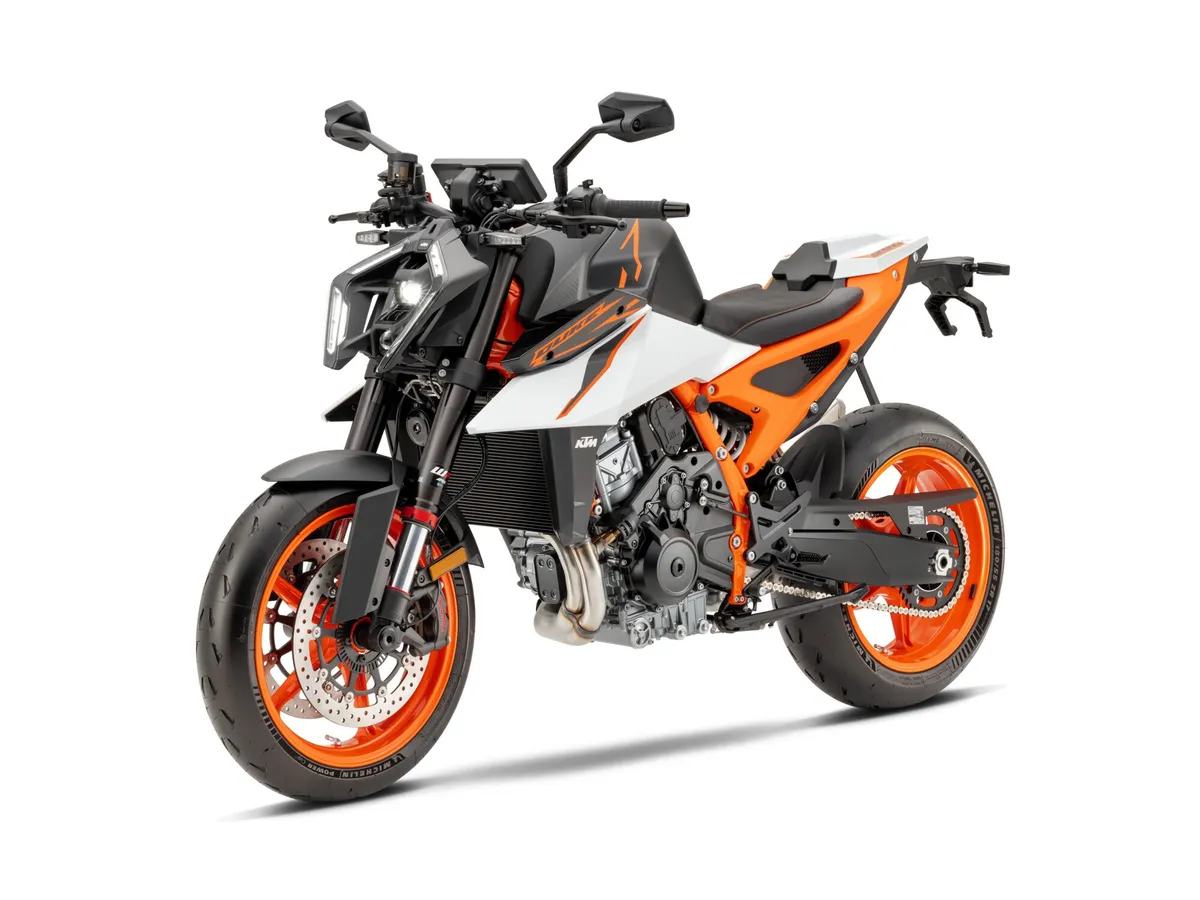 KTM sconti estivi: vantaggi fino a 1.000 euro su Duke e Adventure