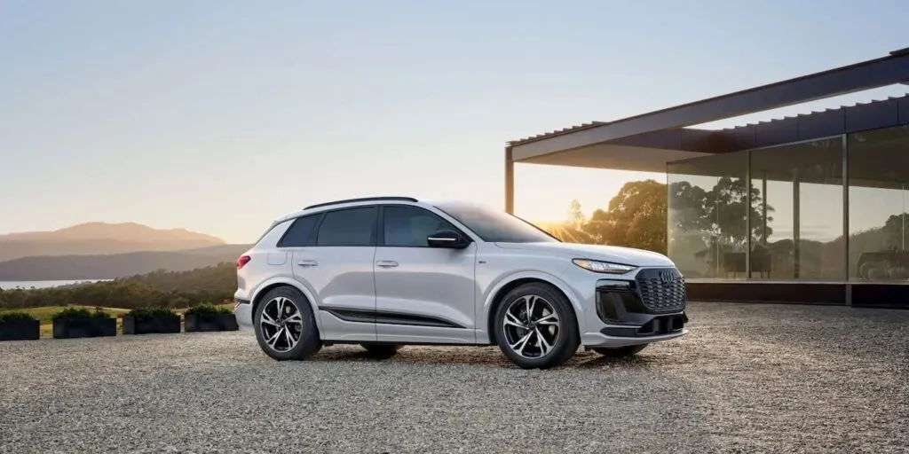 Audi Q6 e-tron 2027 stupisce per autonomia: è in grado di percorrere più chilometri di quanto dichiarato