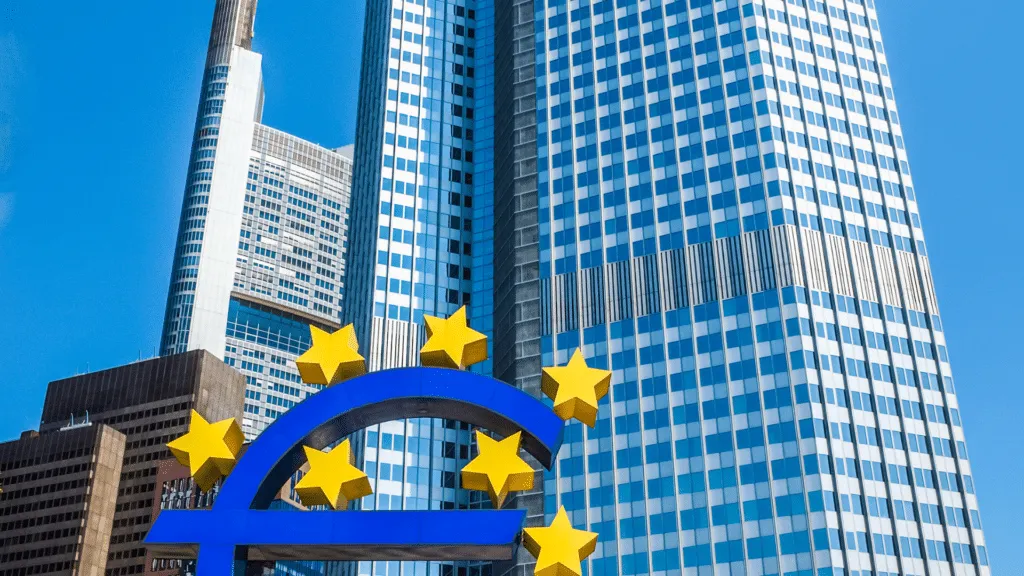 BCE: ora tira un vento nuovo. Anche Moulin cauto su eventuali aumenti dei tassi. Borse brindano