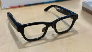Illinois Could Be the First State to Ban Wearing Smart Glasses While Driving