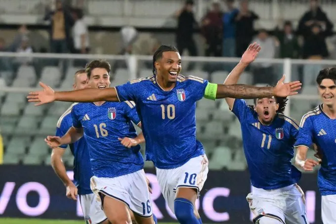 Il video del gol da oltre 70 metri segnato dal calciatore dell’Italia Under 21 Cher Ndour