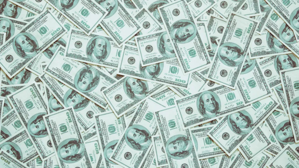 Liquidato dagli squali di Wall Street, torna con mezzo miliardo di investimenti.