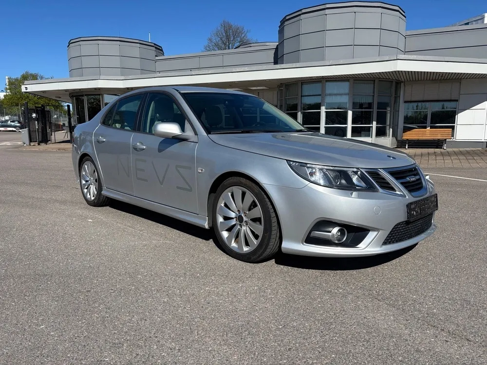 Saab, vendute anche le ultime due auto prodotte: si chiudono i cancelli di Trollhättan