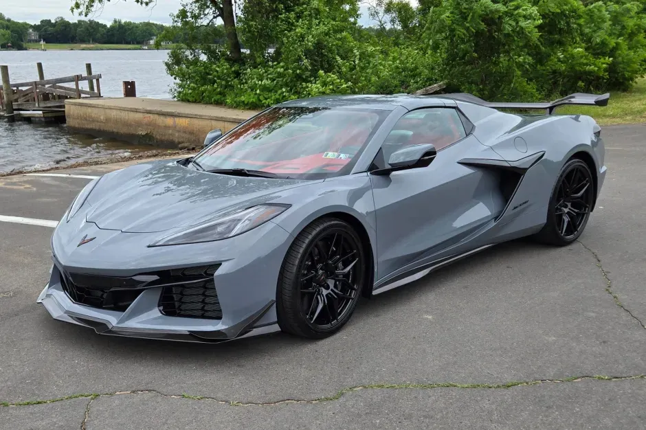 Dopo 3.800 km perde 40.000 euro, questa supercar si deprezza più di quanto vada veloce