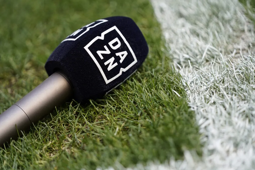 DAZN aumenta i prezzi per i vecchi abbonati: ecco quanto si paga in più e come evitare il rincaro