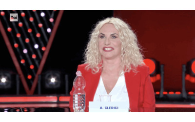 A De Martino dico stringi stringi che cos iniziamo prima con The Voice Senior Sul palco anche uno splendido cantante 90enne cos Antonella Clerici