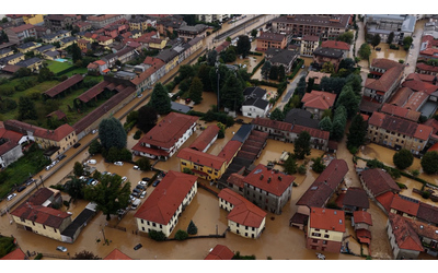 Alluvione a Meda allagamenti e auto sommerse dall acqua le impressionanti immagini dall alto