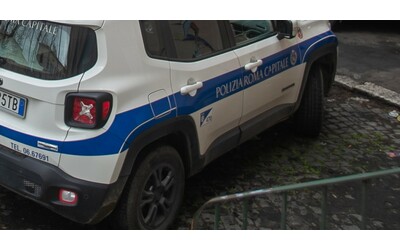 Anziana di 86 anni uccisa e investita a Roma mentre attraversava la strada alla guida una 70enne