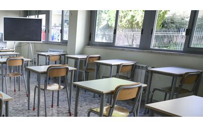 Baci l allieva nei bagni della scuola assolto insegnante Per l avvocato dimostrato che lui si fosse realmente innamorato