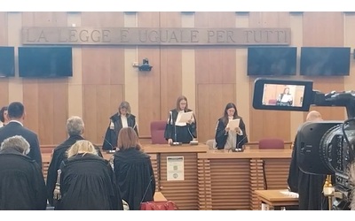 Caso Bibbiano il video in Tribunale della lettura della sentenza cadono quasi tutte le accuse