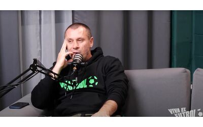 Cassano sbotta in diretta fa vedere il cellulare e accusa Zazzaroni Leggo queste cose su Allegri e impazzisco uno scandalo