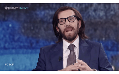 Con i 7 miliardi di patrimonio mi sono comprato la Play l album della serie B e mezza editoria italiana cos Pantani Del Vecchio IL VIDEO