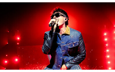 da un anno in cui ogni volta che succede qualcosa dico Ca o assurdo Olly travolge il Forum di Milano e dimostra che ha una cosa in comune con Ultimo