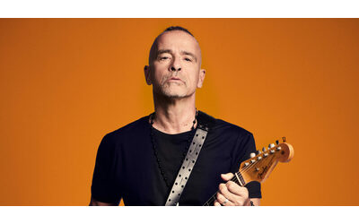 Eros Ramazzotti L Italia casa mia nel bene e nel male Ha tanti problemi che si potrebbero risolvere C gente con una gran testa ma non si applica molto Mi inginocchierei sui ceci per un duetto con Lady Gaga