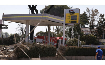 Esplosione distributore a Roma c il primo indagato per omicidio e disastro colposo