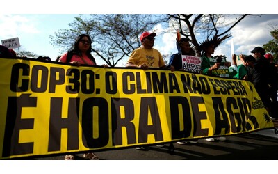 Fossil free Politics buttiamo fuori le fonti fossili dalla politica e dalle conferenze sul clima