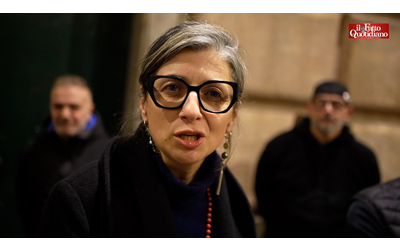 Francesca Albanese a Genova dai portuali Dopo la tregua a Gaza 300 morti Mentre si tagliano i servizi si spende per i conflitti