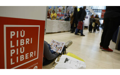 Fuori da Pi Libri Pi Liberi lo stand dell editore che esalta figure nazifasciste e antisemite Da Barbero a Zerocalcare in 80 firmano l appello