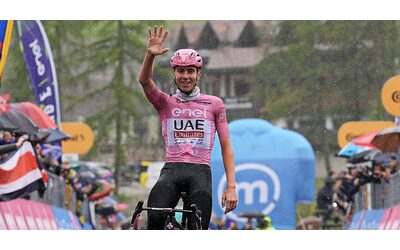 Giro d’Italia, incredibile Pogacar: stacca tutti anche sul Monte Pana, è la quinta vittoria. Sta riscrivendo le regole del ciclismo