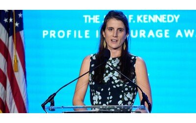 “Ho un cancro terminale e ho visto mio zio Bobby tagliare mezzo miliardo alla ricerca”, l’attacco della nipote di JFK allo zio Robert jr