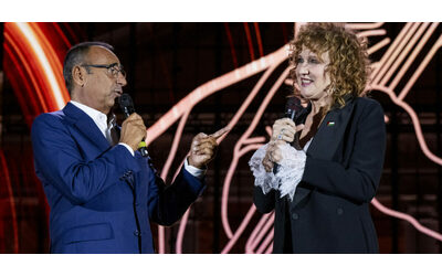 Ho visto gente piangere per Pino Daniele Fiorella Mannoia padrona di casa dell evento a Napoli Emozioni con Giorgia Emma Elisa Elodie e Mahmood