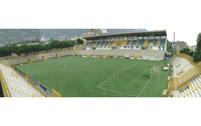 Il clan D Alessandro controllava le ambulanze nello stadio della Juve Stabia arrestato il prestanome del boss