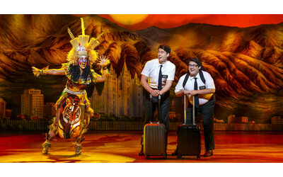 Il musical cult The Book of Mormon sbarca a Milano due giovani missionari mormoni in Uganda entrano in contatto con la povert e la loro fede vacilla