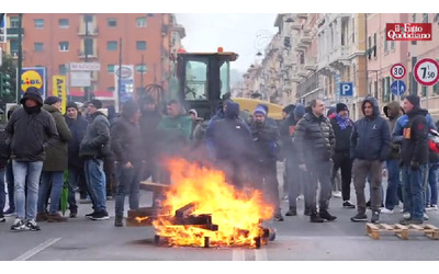 Ilva la rabbia degli operai che hanno tagliato in due Genova con il presidio Urso bugiardo patentato