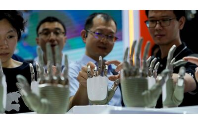 L intelligenza artificiale il dito non la luna ci aspetta una rivoluzione esistenziale