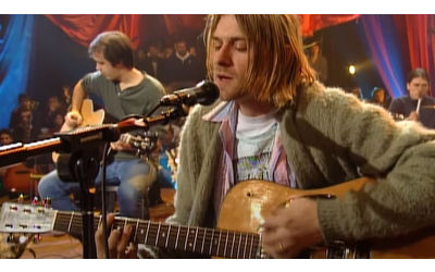 La grafia nelle ultime righe diversa non crediamo le abbia scritte Kurt Cobain scoperte anomalie significative nella lettera d addio della star dei Nirvana