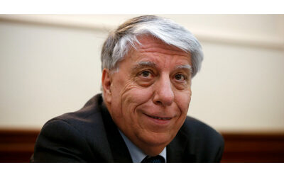 La    smarrimento    di Giovanardi  denuncia il furto dell   auto  ma viene ritrovata dove era stata parcheggiata