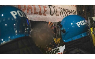 Le Utopiadi tre giorni di lotta e politica contro Milano Cortina Azioni eclatanti occupazioni e 10mila in piazza Ma gli anarchici non ci saranno