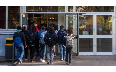 Lista stupri con i nomi delle compagne la scoperta choc in un bagno del liceo Giulio Cesare a Roma Valditara Da sanzionare