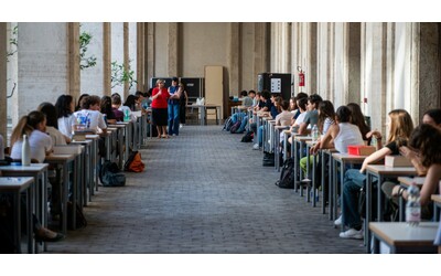 Maturit 2025 le tracce della seconda prova scritta in diretta aperti i plichi LE FOTO