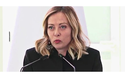 Meloni in Albania: “Spot elettorale? Sono qui da presidente del Consiglio, non posso scomparire”